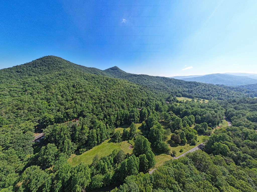 Hiawassee, Georgia, 30546, United States, 3 Bedrooms Bedrooms, ,5 BathroomsBathrooms,Residential,Active,2027787