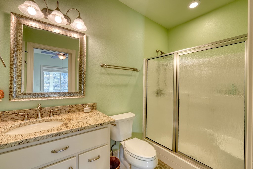 Hiawassee, Georgia, 30546, United States, 3 Bedrooms Bedrooms, ,5 BathroomsBathrooms,Residential,Active,2027787