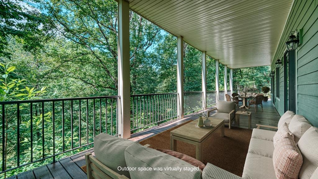 Hiawassee, Georgia, 30546, United States, 3 Bedrooms Bedrooms, ,5 BathroomsBathrooms,Residential,Active,2027787