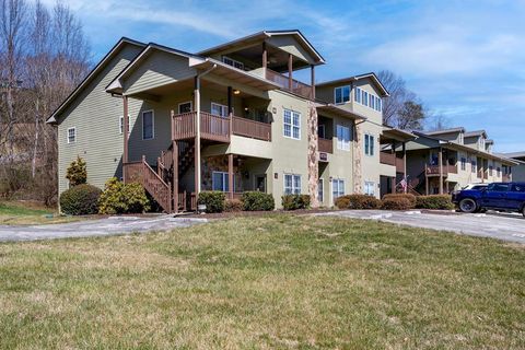 Condo For Sale - 1725 Watercrest Way #D<br/> YOUNG HARRIS, GA 30582