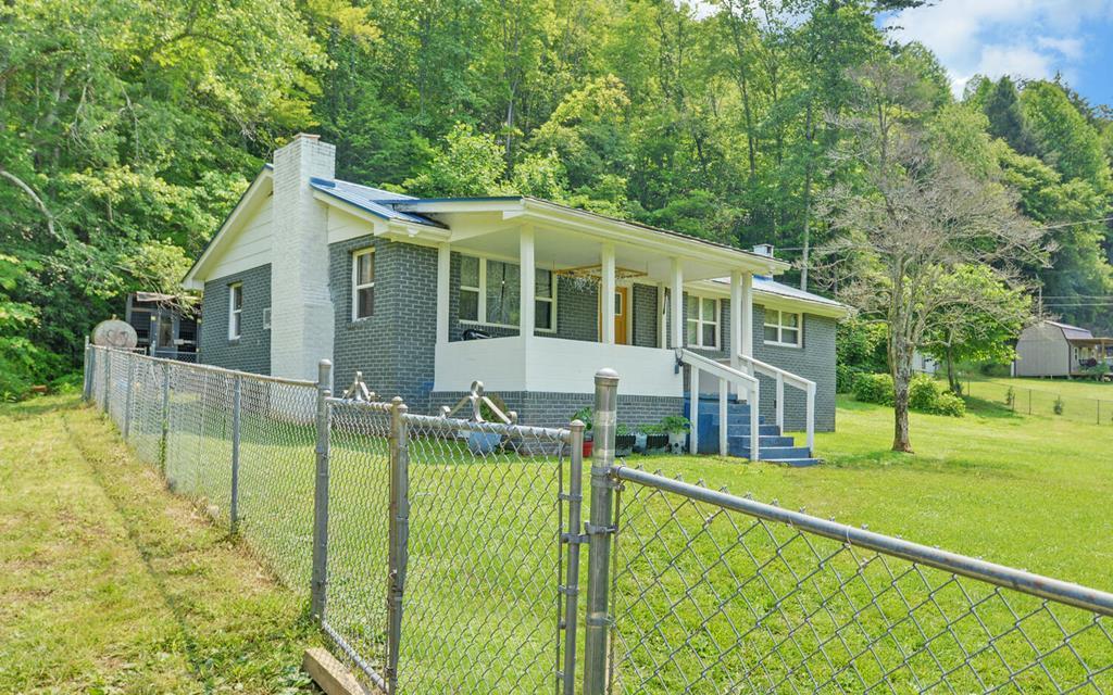 209 Vengeance Creek Road, MARBLE, North Carolina image 2