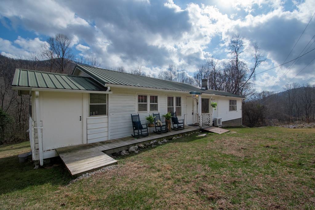 5834 Sweetwater Rd, ROBBINSVILLE, North Carolina image 1