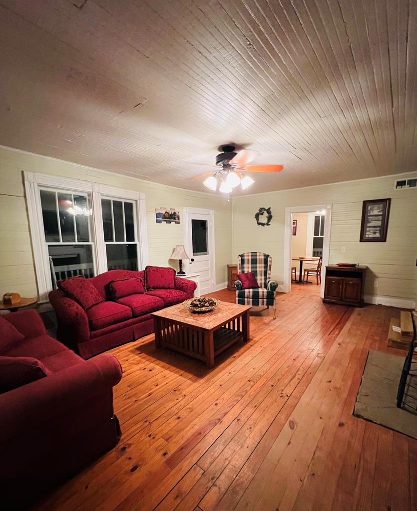 200 Observation Point Rd, BRYSON CITY, North Carolina image 2