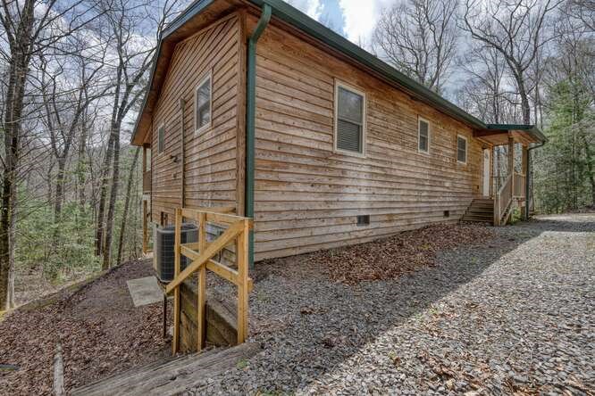 382 Hilltop Lane, MURPHY, North Carolina image 31