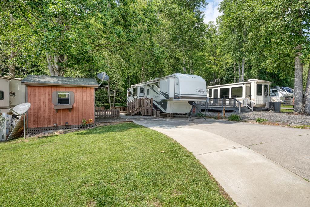 28 S Destination Drive, BLAIRSVILLE, Texas image 1
