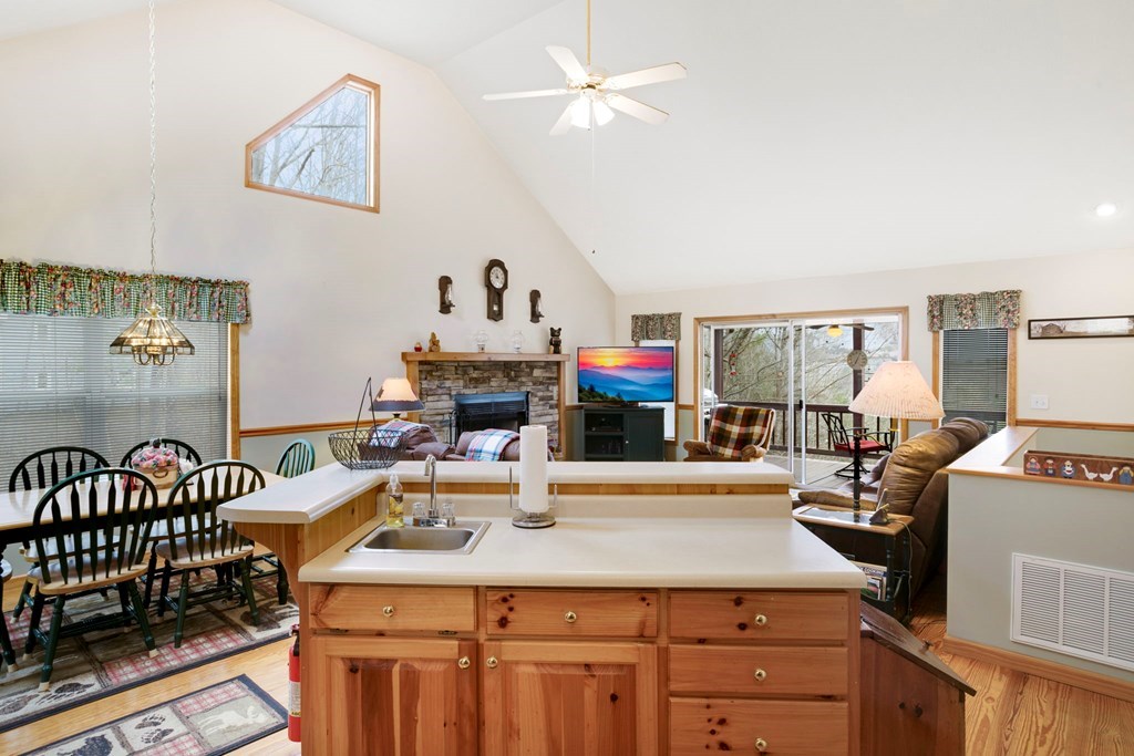 536 Hillside Drive, HIAWASSEE, New York image 7