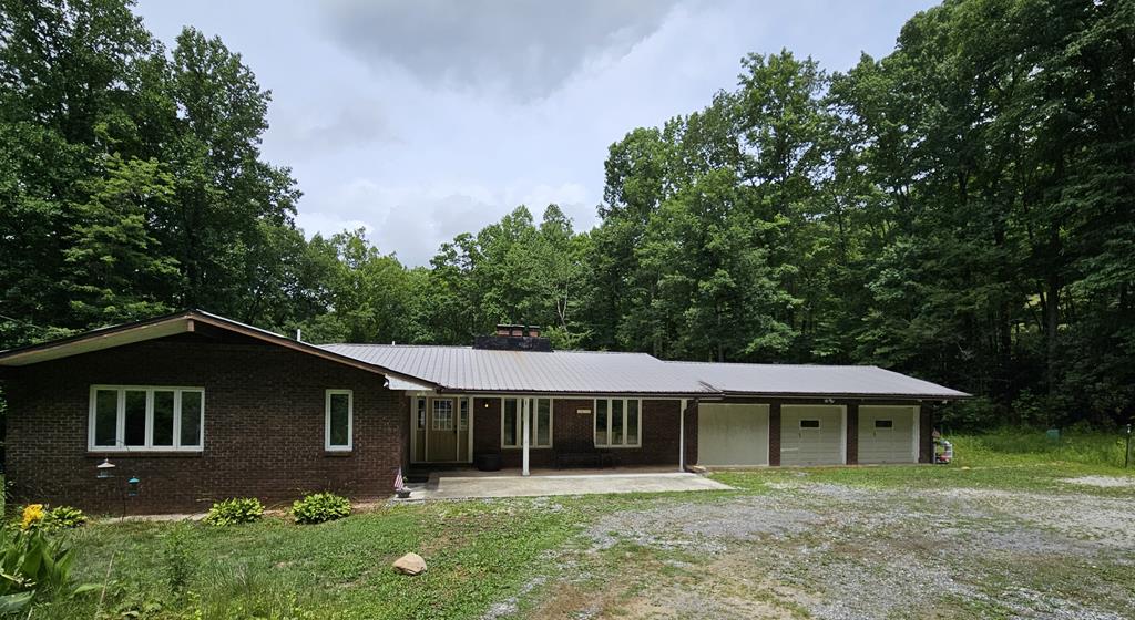 2075 Granny Squirrel Drive, ANDREWS, North Carolina image 1