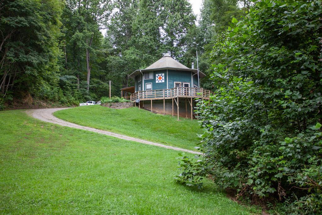 147 Walnut Branch Rd, ROBBINSVILLE, North Carolina image 1