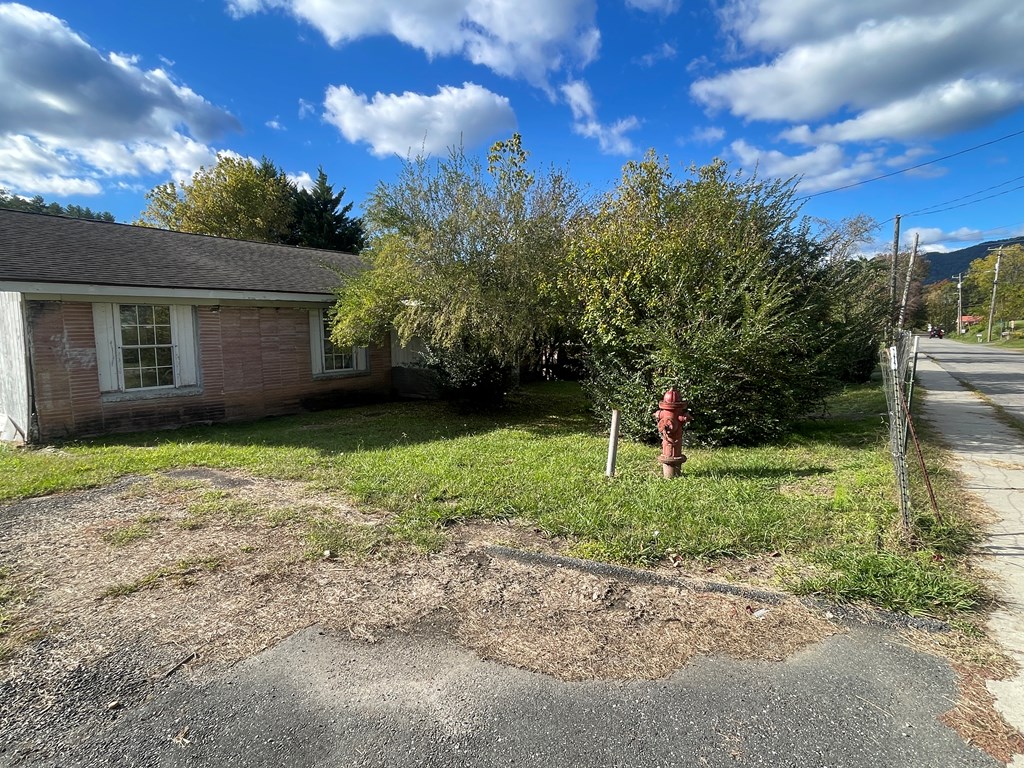 228 Circle Street, ROBBINSVILLE, North Carolina image 4