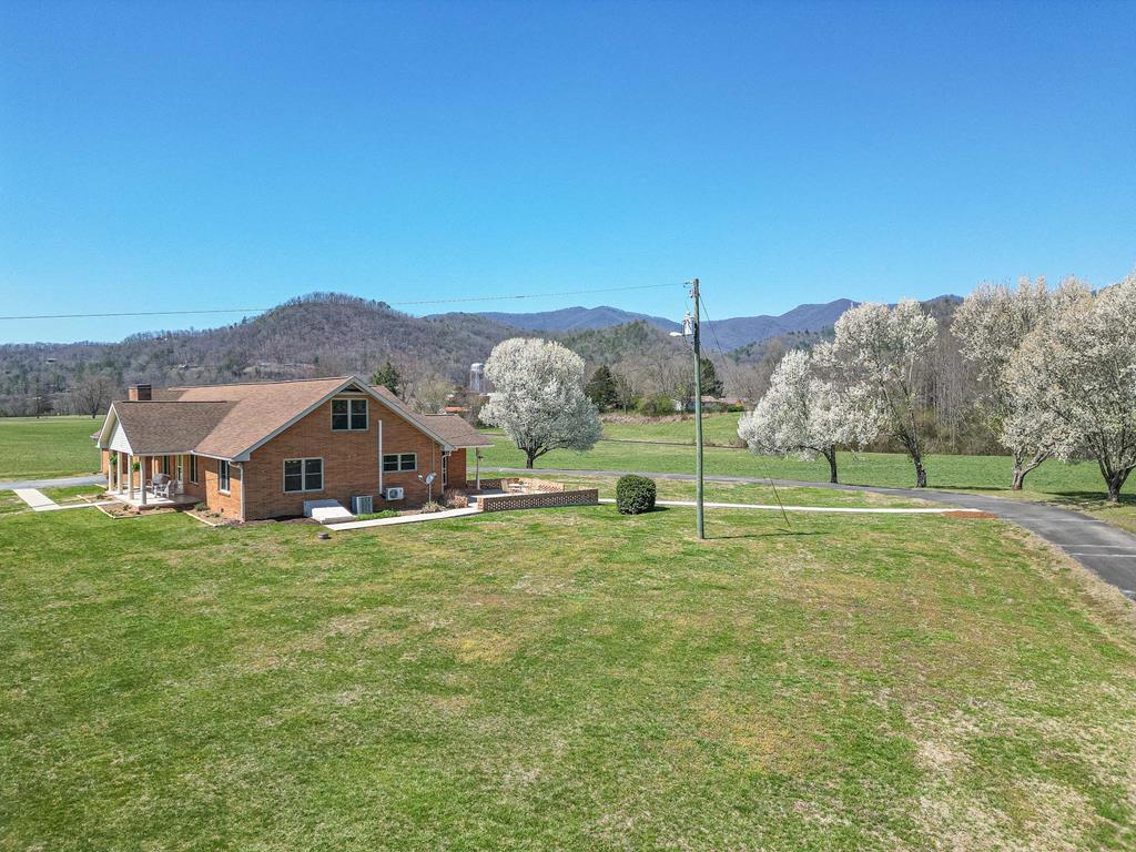 2915 Airport Road, MARBLE, North Carolina image 41