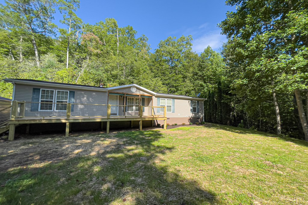 316 Briggs Cove Rd, ROBBINSVILLE, North Carolina image 3