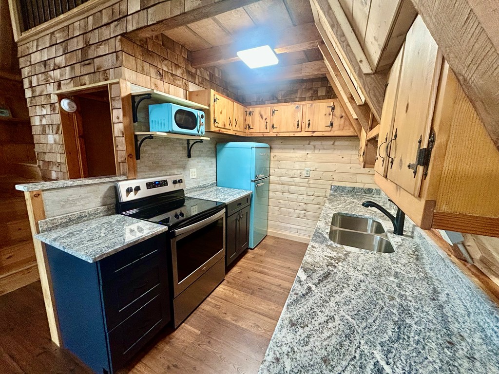 1041 Fox Run Road, BRYSON CITY, North Carolina image 6
