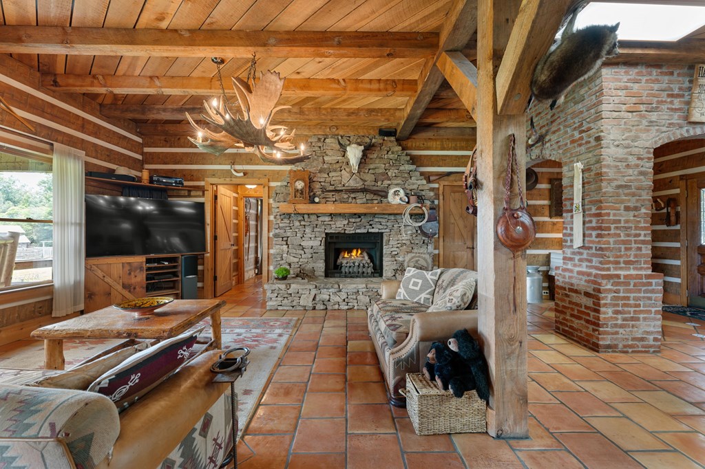 Warne, North Carolina, 28909, United States, 3 Bedrooms Bedrooms, ,3 BathroomsBathrooms,Residential,Active,1858681