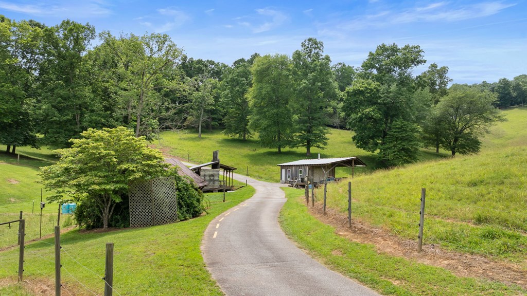 Warne, North Carolina, 28909, United States, 3 Bedrooms Bedrooms, ,3 BathroomsBathrooms,Residential,Active,1858681