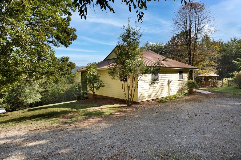 557 Hidden Pines Court, HIAWASSEE, Georgia image 5
