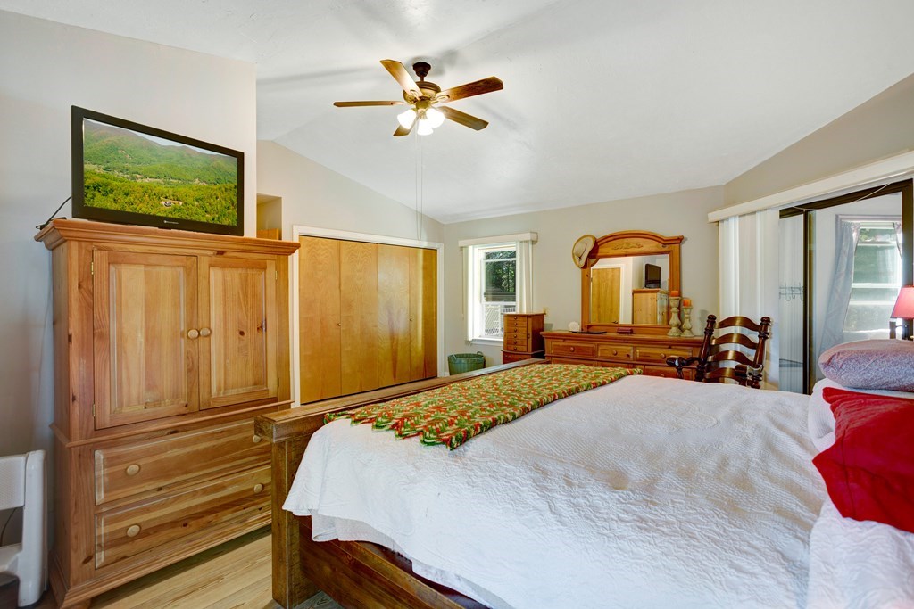 557 Hidden Pines Court, HIAWASSEE, Georgia image 20