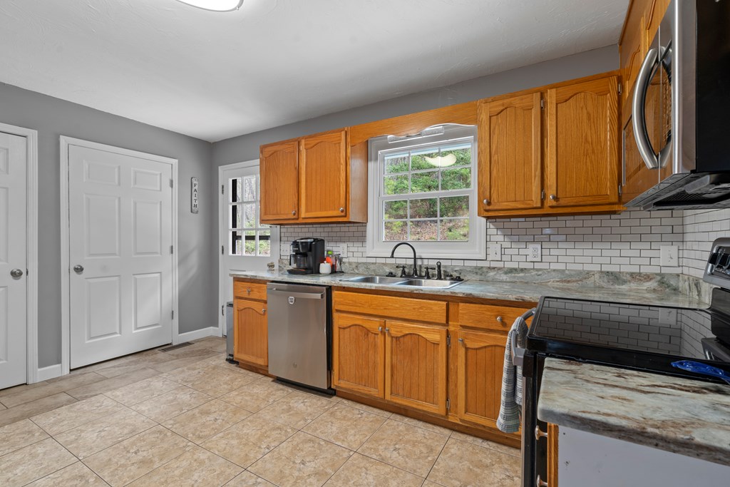 308 Twin Cedars Drive, MURPHY, North Carolina image 14