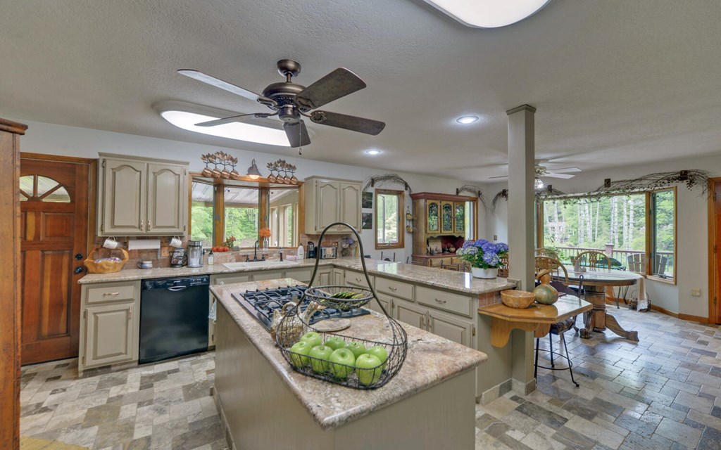 186 Fairhaven Drive, ANDREWS, North Carolina image 13