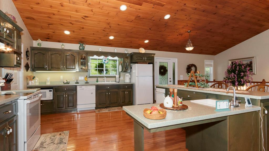 372 Hillside Drive, WARNE, New York image 16