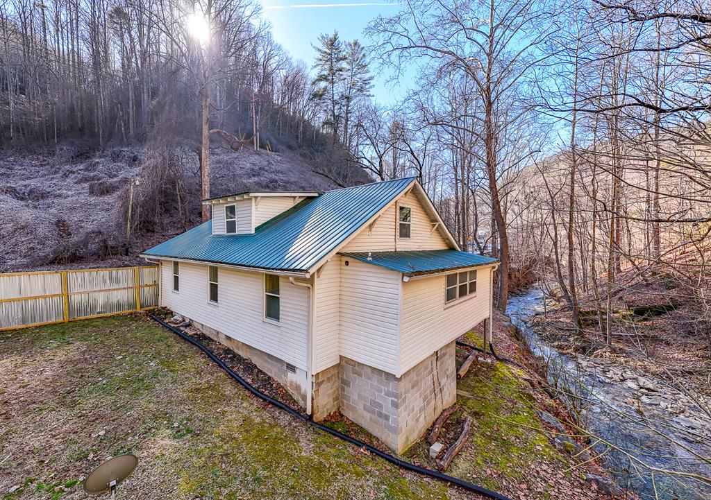 12730 Hwy 19 W, BRYSON CITY, North Carolina image 8