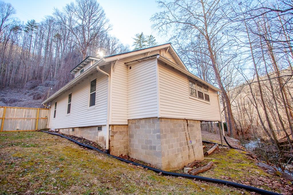 12730 Hwy 19 W, BRYSON CITY, North Carolina image 9