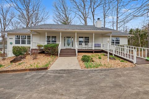 Homes For Sale - 962 Ashley Lane<br/> YOUNG HARRIS, GA 30582