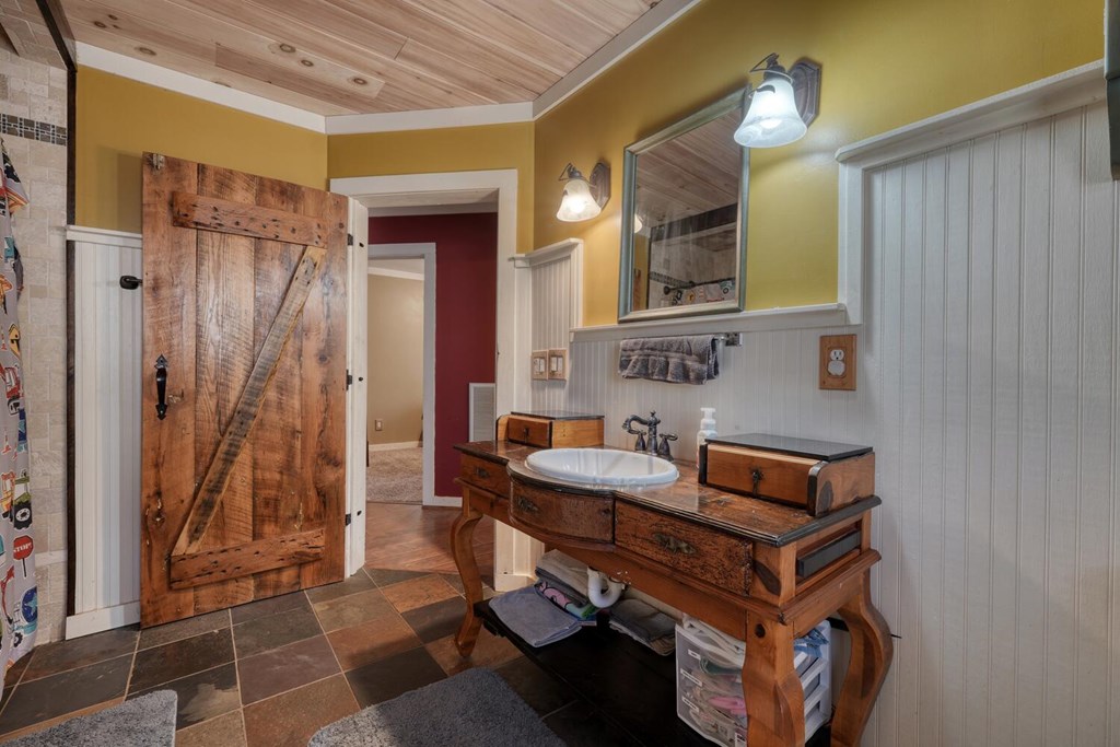 1689 Greasy Creek Road, BRASSTOWN, North Carolina image 17