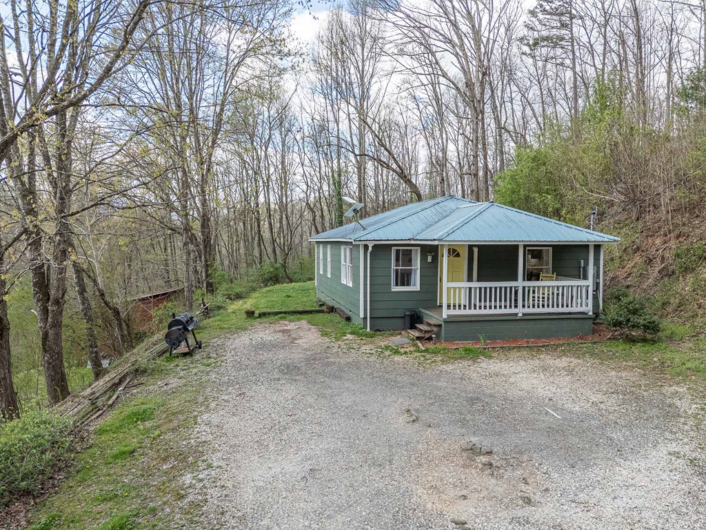 211 Gregory Hollow Road, ROBBINSVILLE, North Carolina image 5