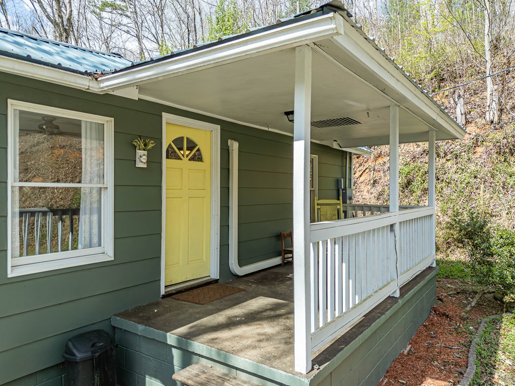 211 Gregory Hollow Road, ROBBINSVILLE, North Carolina image 6