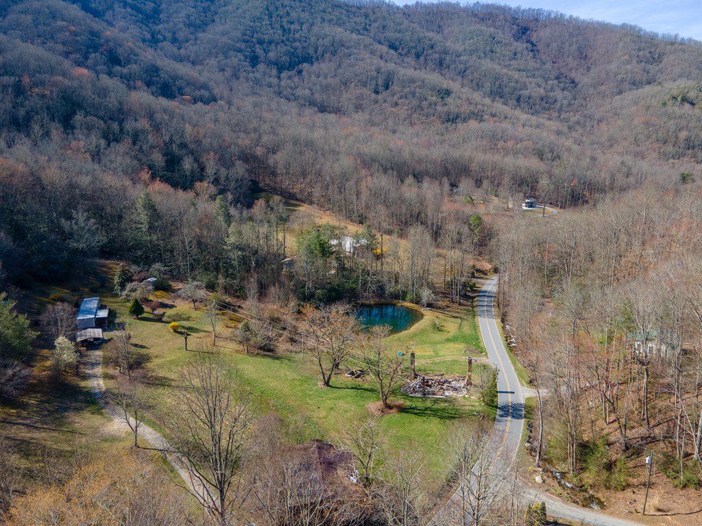 3582 Franks Creek Road, ROBBINSVILLE, North Carolina image 18