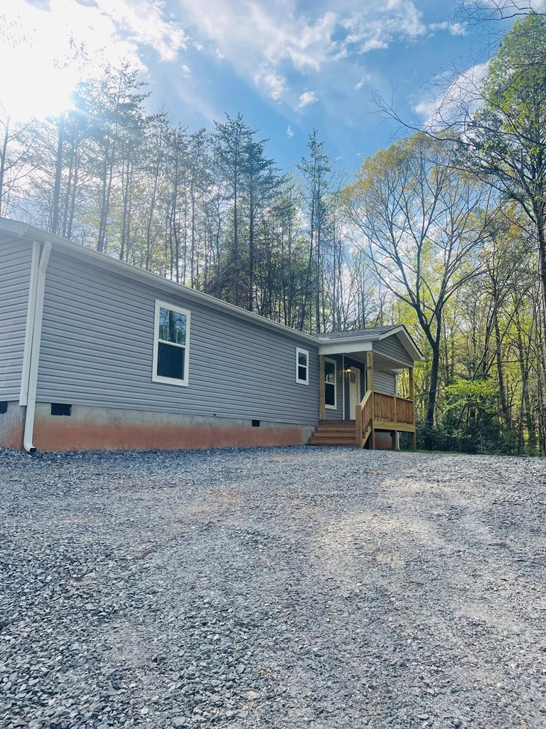 195 Loganberry Ln, HAYESVILLE, North Carolina image 2