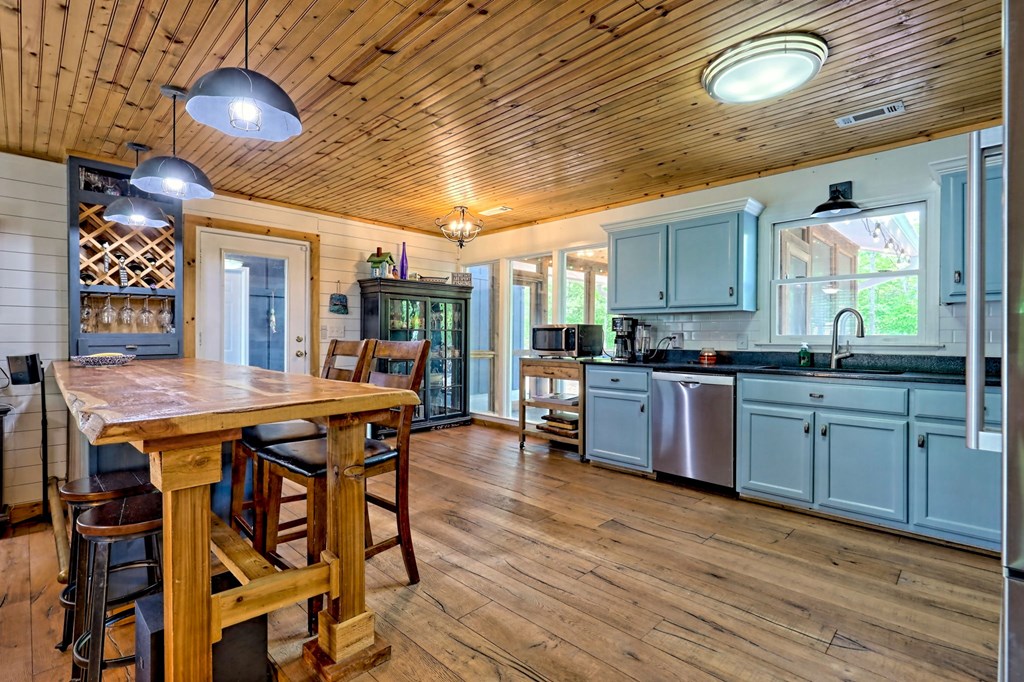 1204 Dogwood Trail, HIAWASSEE, Georgia image 12