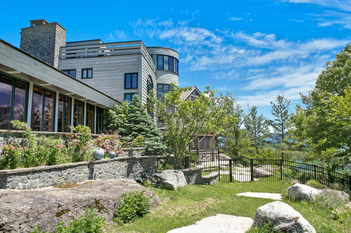 155 bassett mountain Way