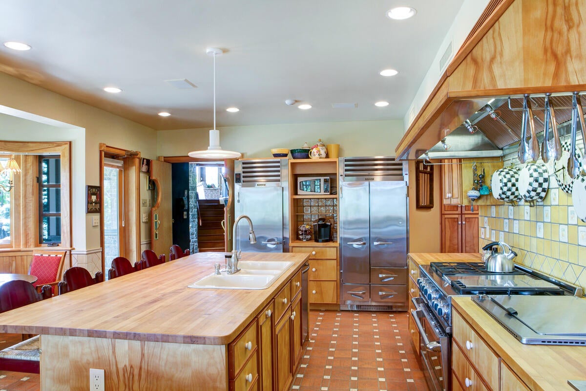 155 bassett mountain Way