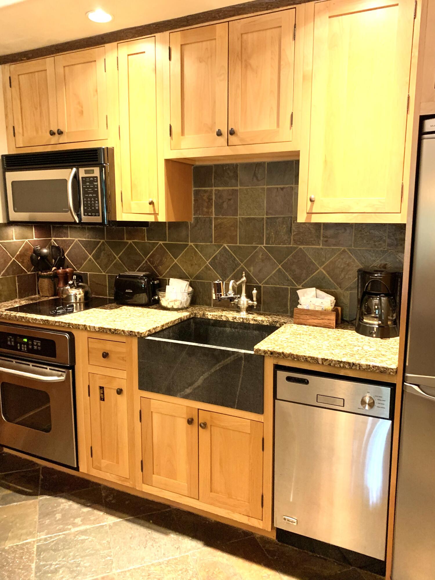 7 Whiteface Inn Ln 226