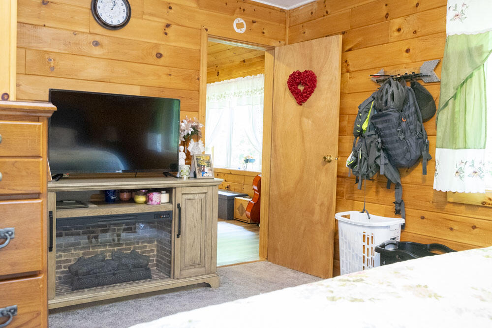 42 Oneida Lane, Jay, New York image 13