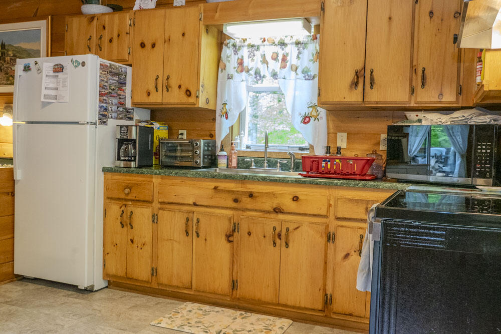 42 Oneida Lane, Jay, New York image 7