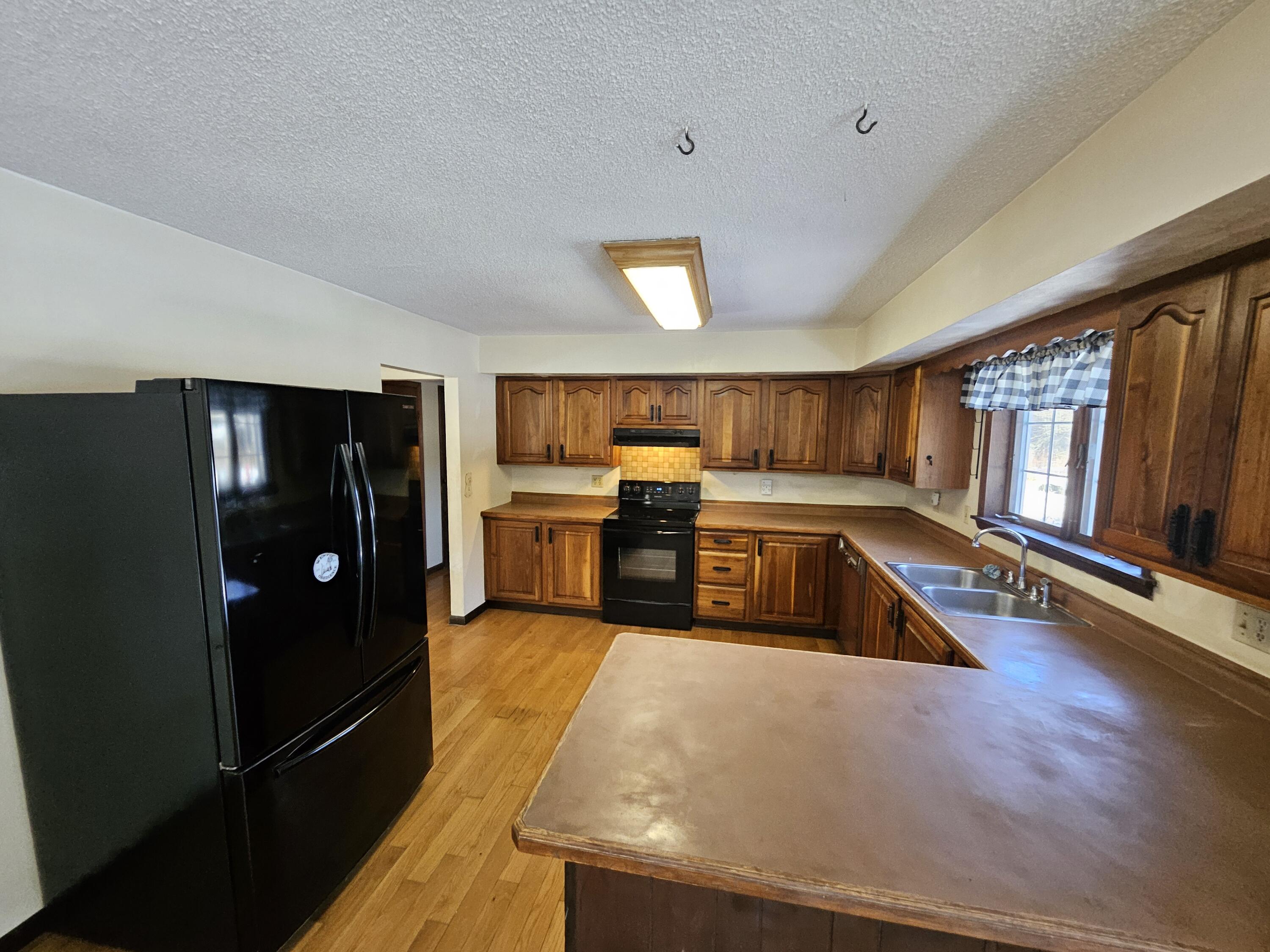 848 Military Tpke Turnpike