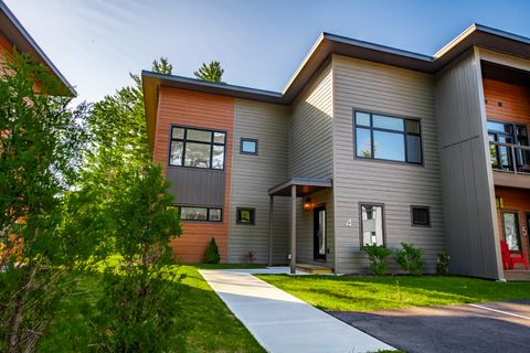 28 Bowman Lane Unit 4 Wilmington NY 12997