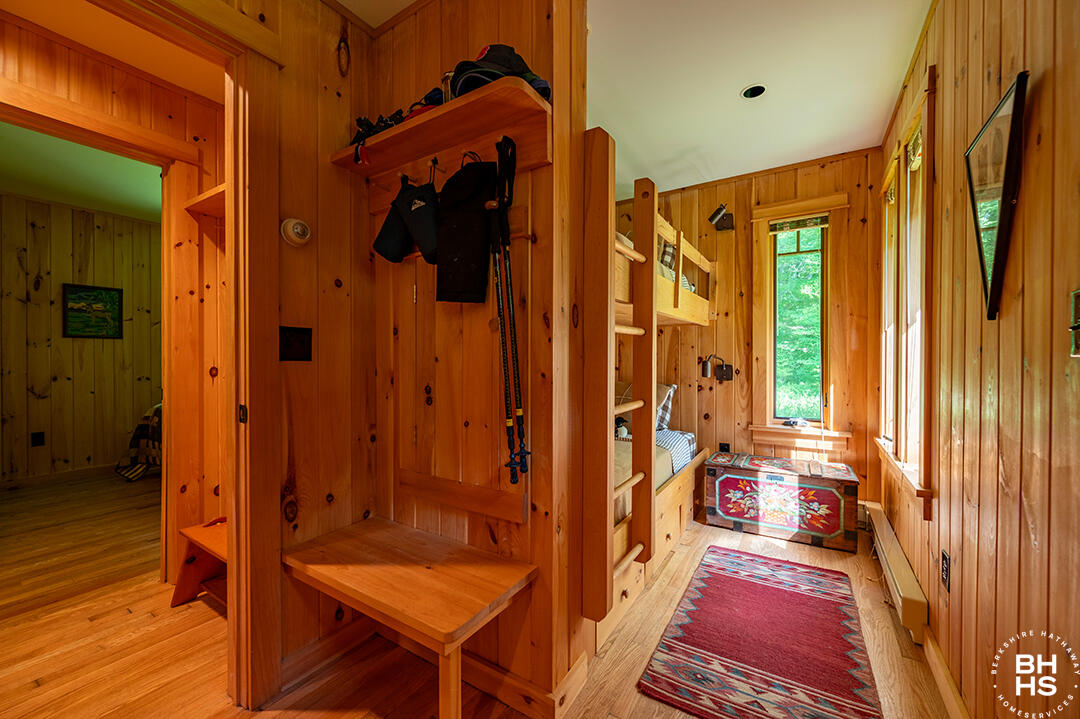 Saranac Lake, New York 12983, United States, 5 Bedrooms Bedrooms, ,3 BathroomsBathrooms,Residential,Active,160002