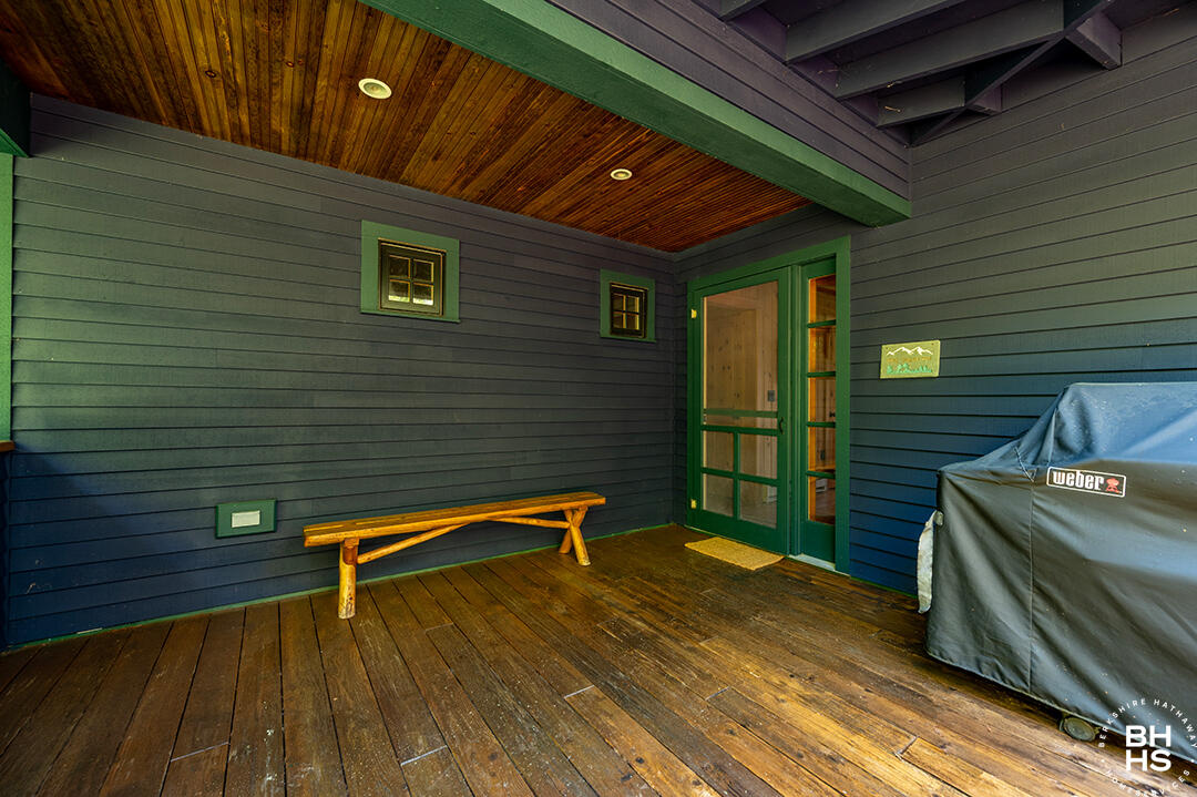 Saranac Lake, New York 12983, United States, 5 Bedrooms Bedrooms, ,3 BathroomsBathrooms,Residential,Active,160002