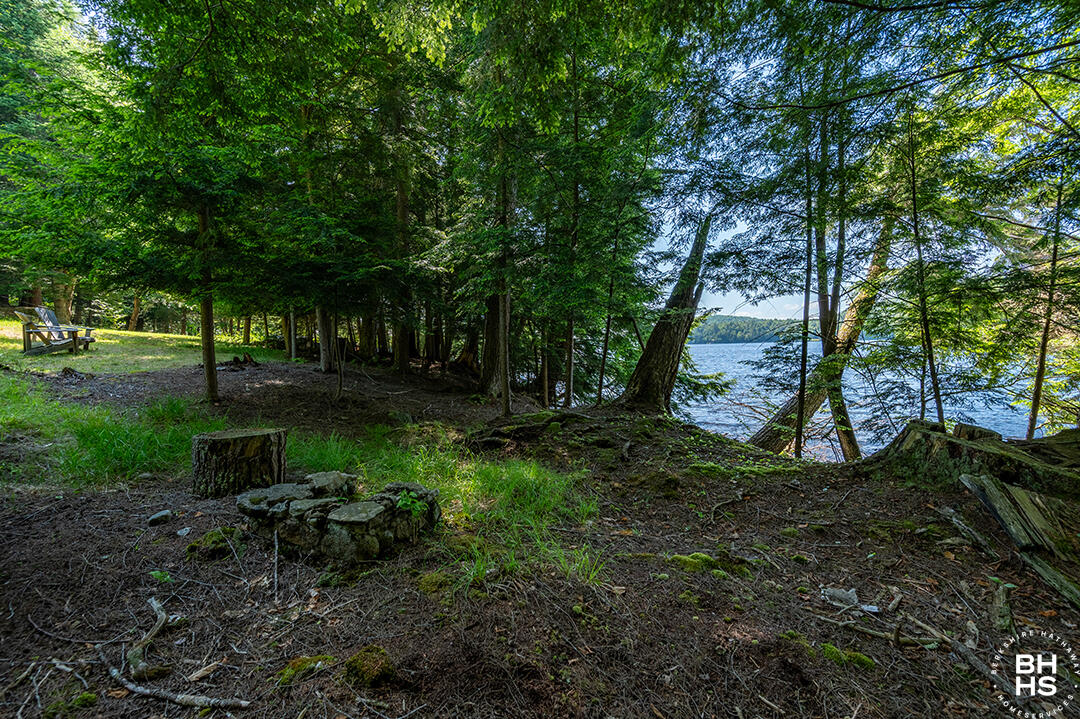Saranac Lake, New York 12983, United States, 5 Bedrooms Bedrooms, ,3 BathroomsBathrooms,Residential,Active,160002
