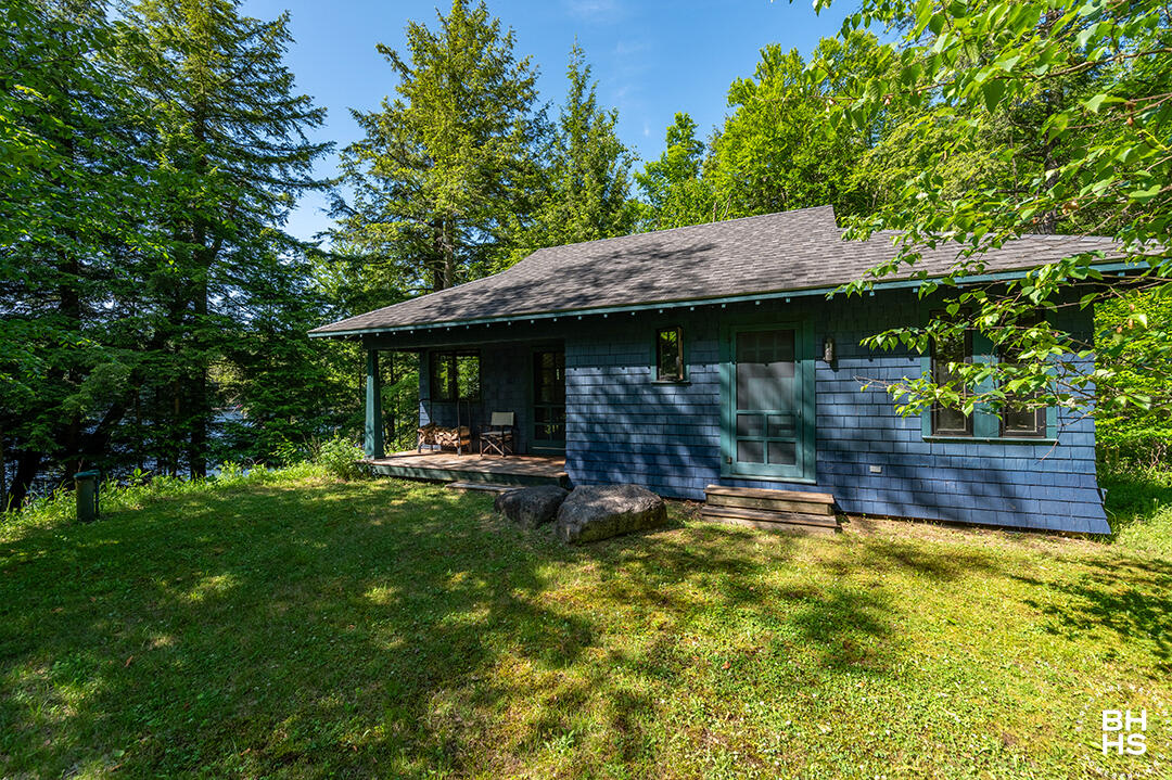 Saranac Lake, New York 12983, United States, 5 Bedrooms Bedrooms, ,3 BathroomsBathrooms,Residential,Active,160002