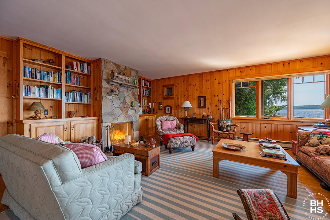 Saranac Lake, New York 12983, United States, 5 Bedrooms Bedrooms, ,3 BathroomsBathrooms,Residential,Active,160002