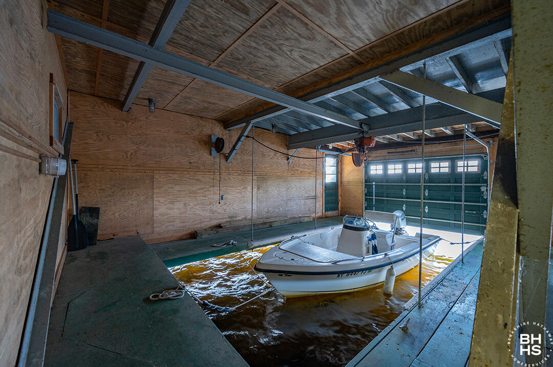 Saranac Lake, New York 12983, United States, 5 Bedrooms Bedrooms, ,3 BathroomsBathrooms,Residential,Active,160002