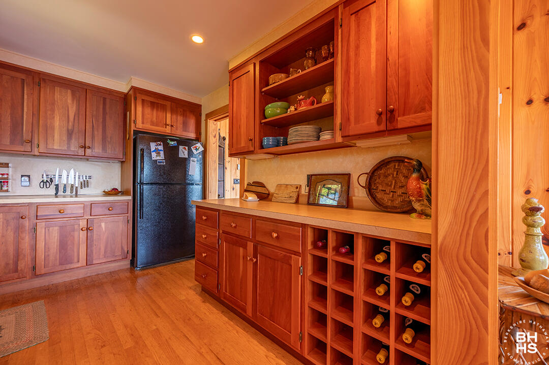 Saranac Lake, New York 12983, United States, 5 Bedrooms Bedrooms, ,3 BathroomsBathrooms,Residential,Active,160002