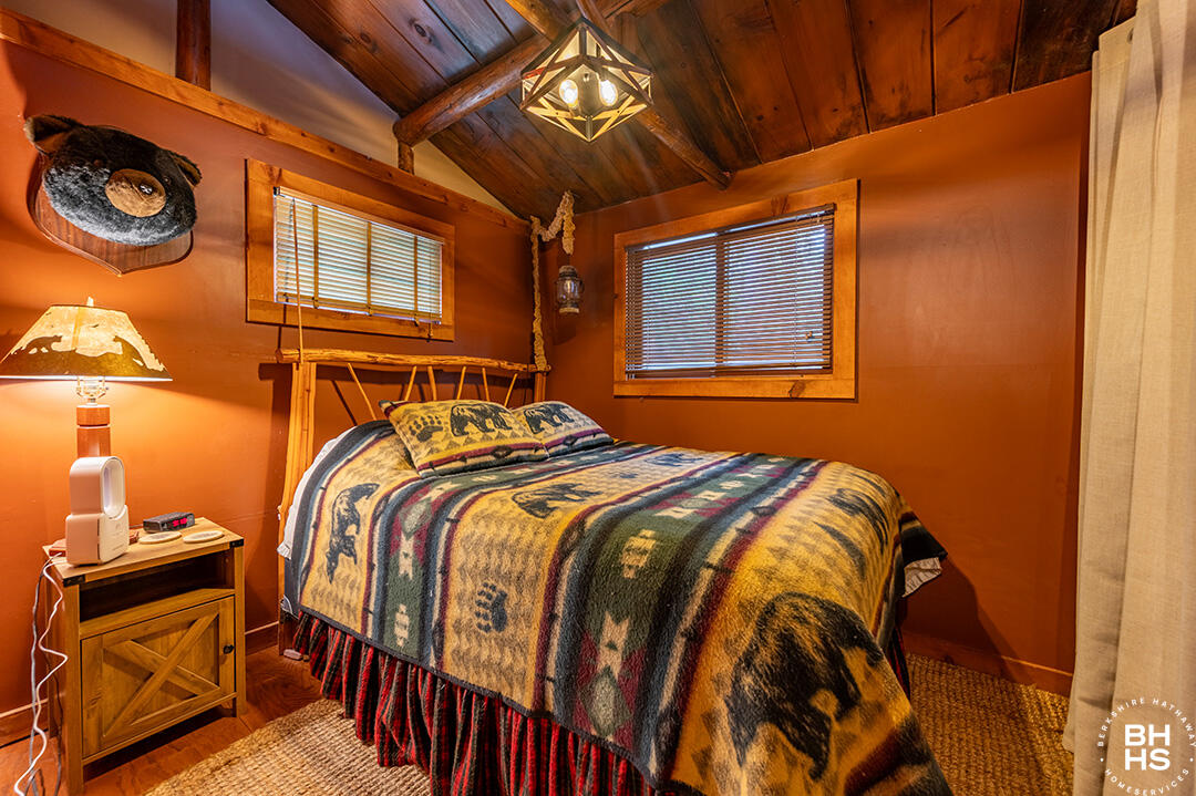 Saranac Lake, New York 12983, United States, ,Residential,Active,238553