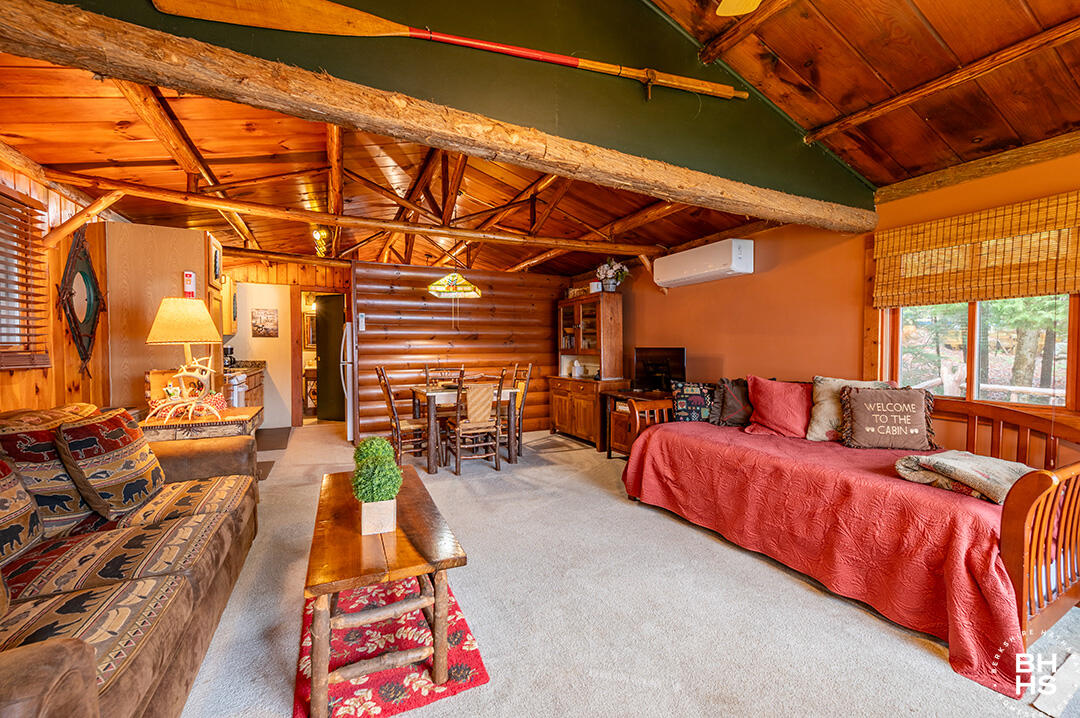 Saranac Lake, New York 12983, United States, ,Residential,Active,238553