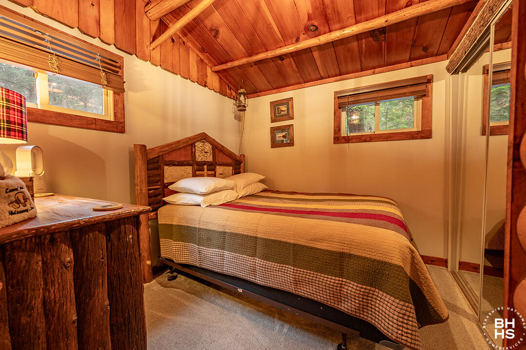 Saranac Lake, New York 12983, United States, ,Residential,Active,238553