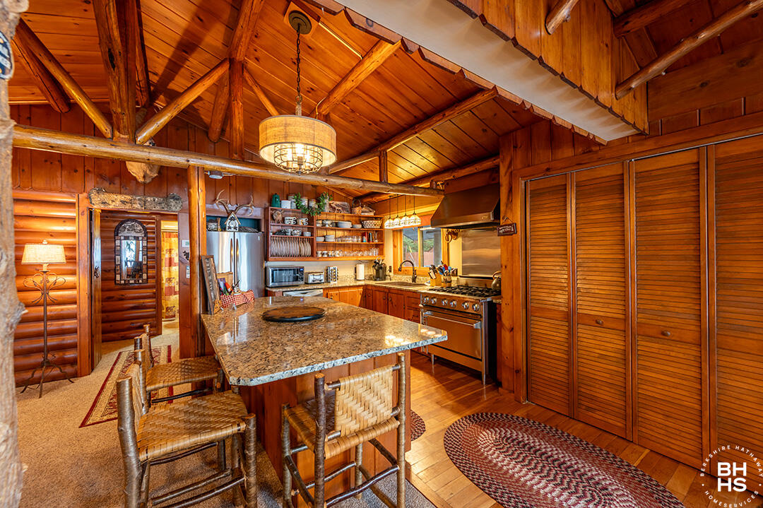 Saranac Lake, New York 12983, United States, ,Residential,Active,238553